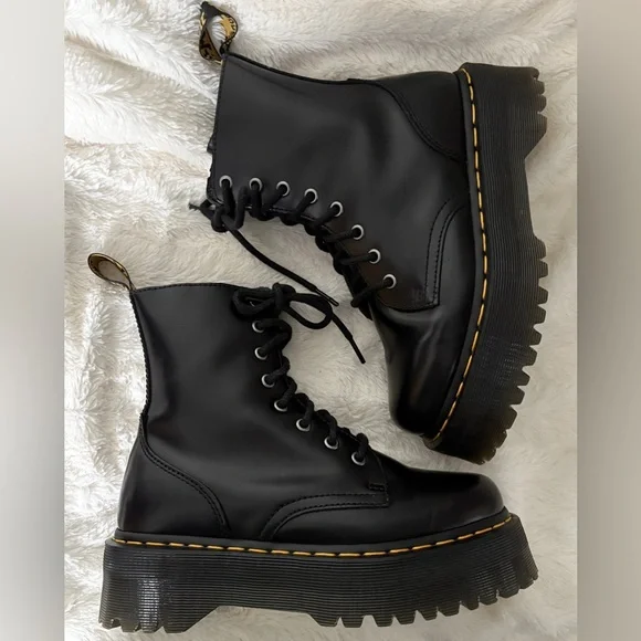 Dr. Martens Jadon Boot Smooth Leather Platforms | Mens 6 / Womens 7.5 | - Picture 2 of 10